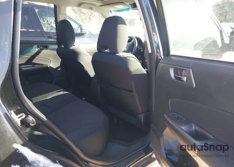 2011 Subaru Forester 2.5X Premium z USA, uszkodzony, nr VIN JF2SHADC1BH737533